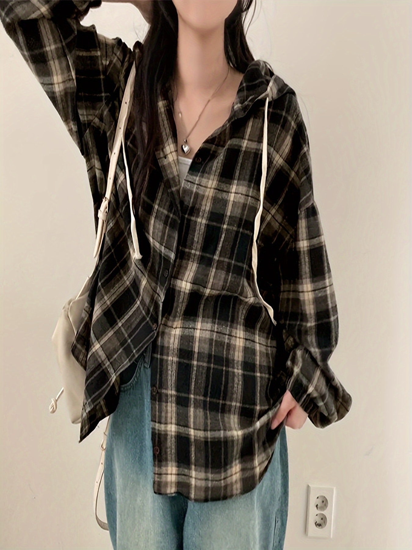レディース カジュアル ブラック ホワイト チェック フーディー ルーズフィット 長袖 シャツ 非対称裾 ボタンアップ 春 秋 カジュアルウェア レディース カジュアル ブラック ホワイト チェック フーディー ルーズフィット 長袖 シャツ 非対称裾 ボタンアップ 春 秋 カジュアルウェア
