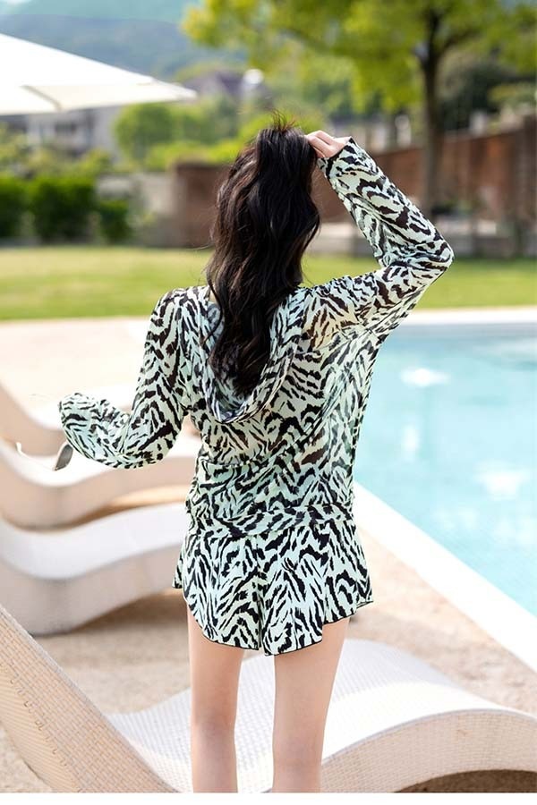 タンキニ 水着 レディース ラッシュガード 長袖 フード 大きいサイズ スポーツブラ ショートパンツ ビキニ ハイウエスト ボーイレッグ ワイヤーなし パッド付 ゼブラ柄 体型カバー セパレート 海