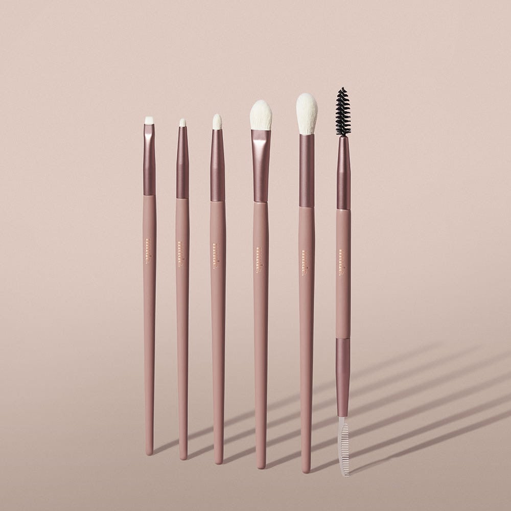 【韓国コスメ】【正規品扱い店】アイメイクブラシ6点セット(ポーチ付き) 【韓国コスメ】【正規品扱い店】アイメイクブラシ6点セット(ポーチ付き)