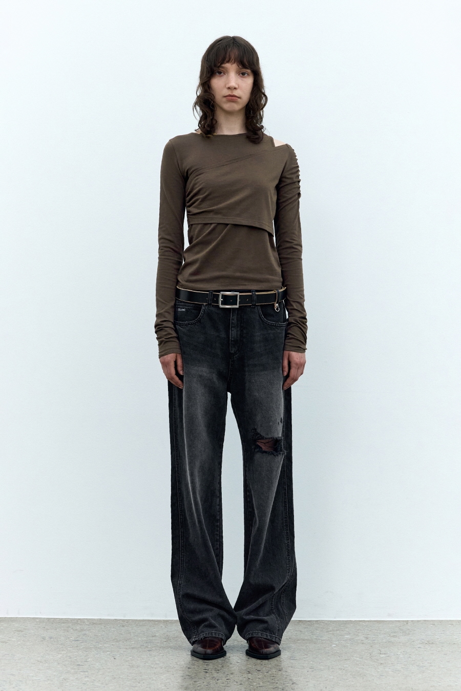 【INSILENCE】 LAYERED SHIRRING LONG SLEEVE : BROWN