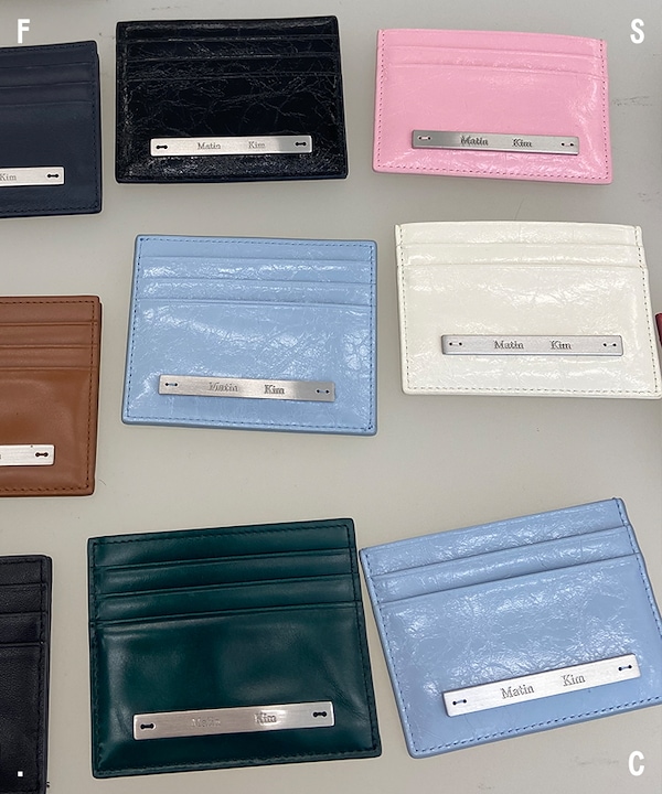 Qoo10 Matin Kim GLOSSY パスケース [2カラー]