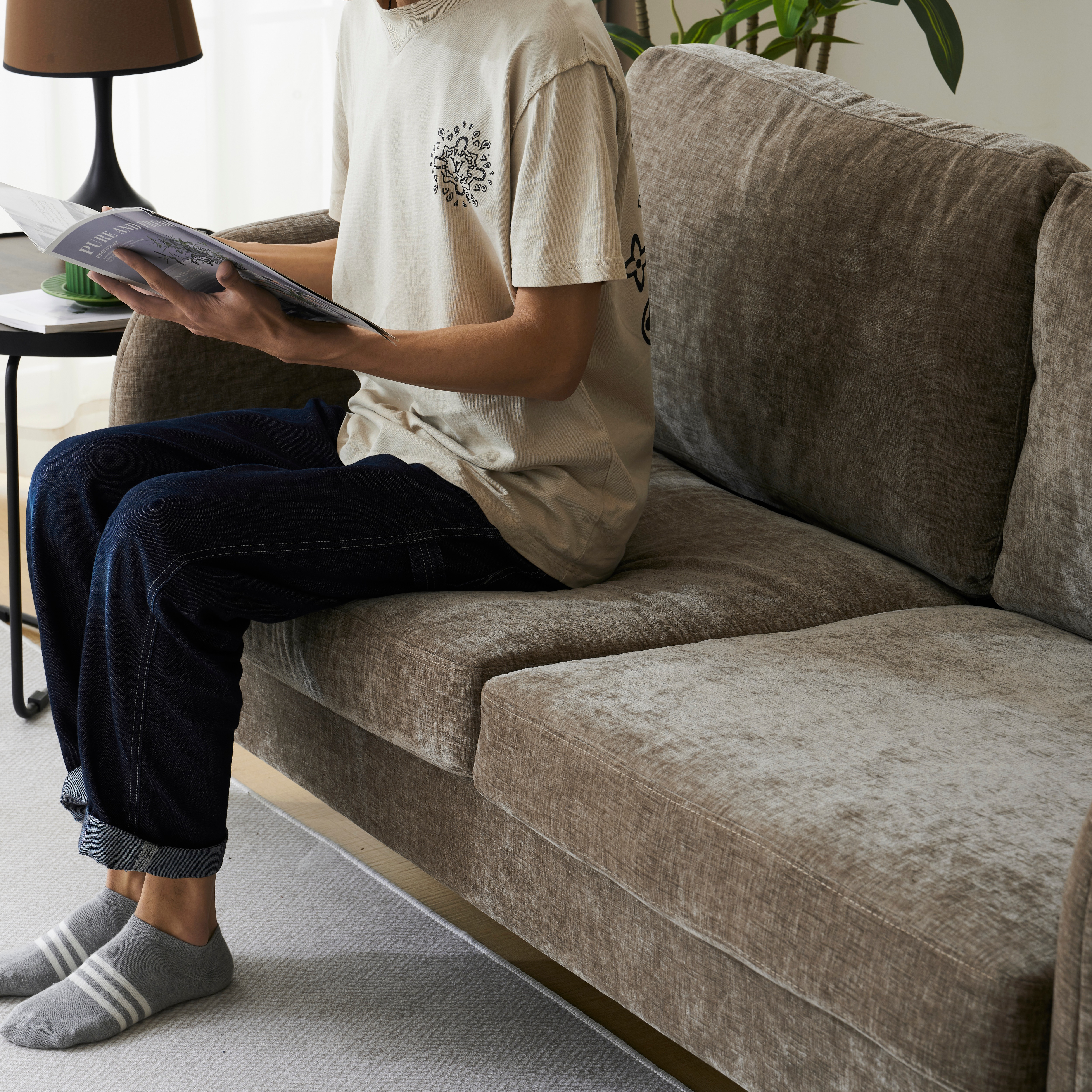 【大好評！最安値挑戦!】ソファー 2人掛け 脚付き 肘付き 1人用にも おしゃれ かわいいGG5683 Brown Solid WoodG40