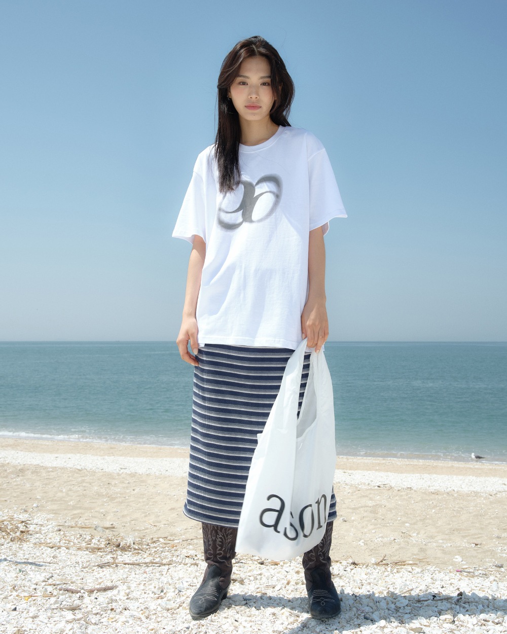 [as on] HOLIDAY OVERFIT T-SHIRT 2色 新商品 韓国人気 男女共用 肝節期 日常服 デイリー ストリートファッション