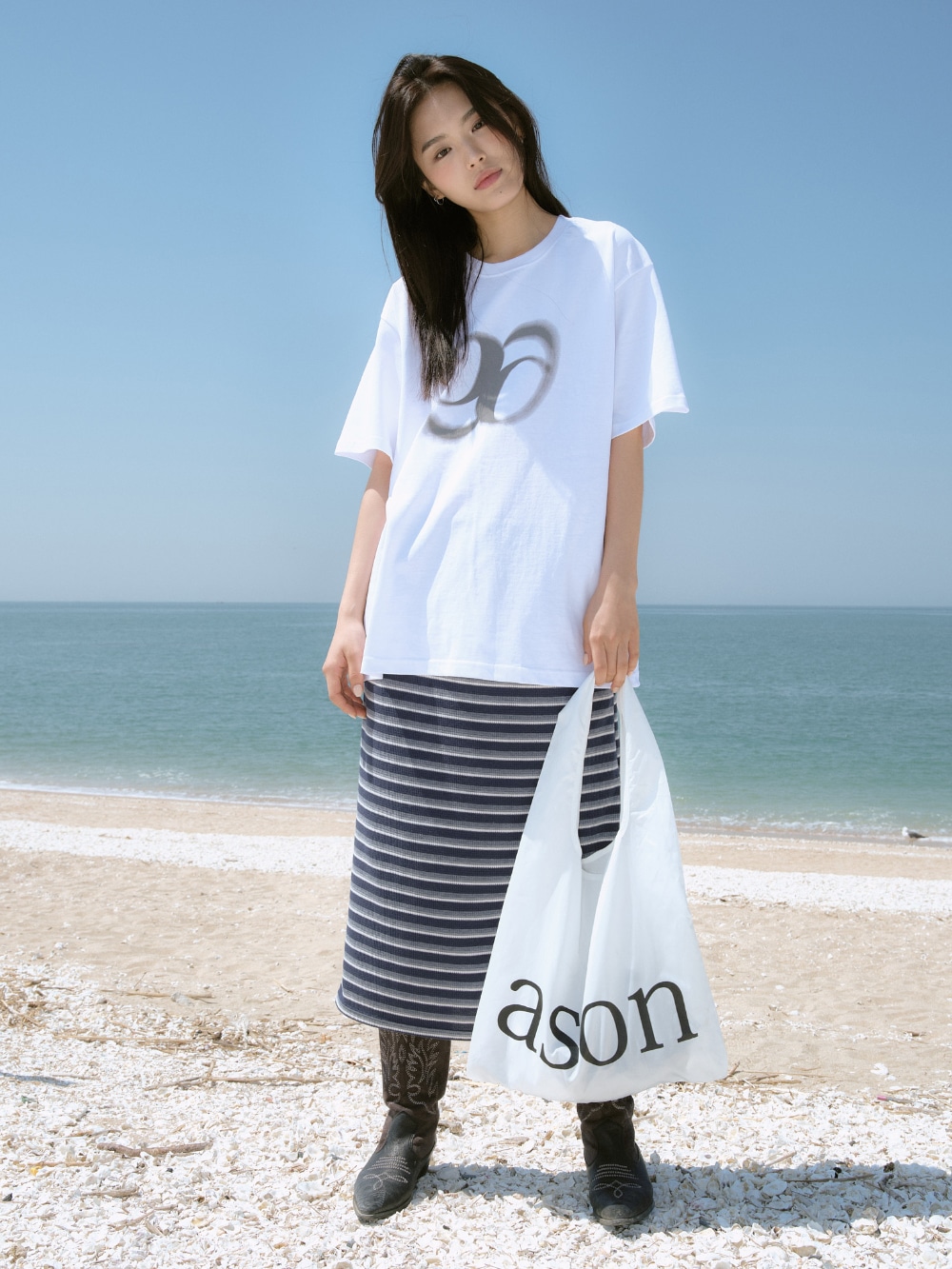 [as on] HOLIDAY OVERFIT T-SHIRT 2色 新商品 韓国人気 男女共用 肝節期 日常服 デイリー ストリートファッション