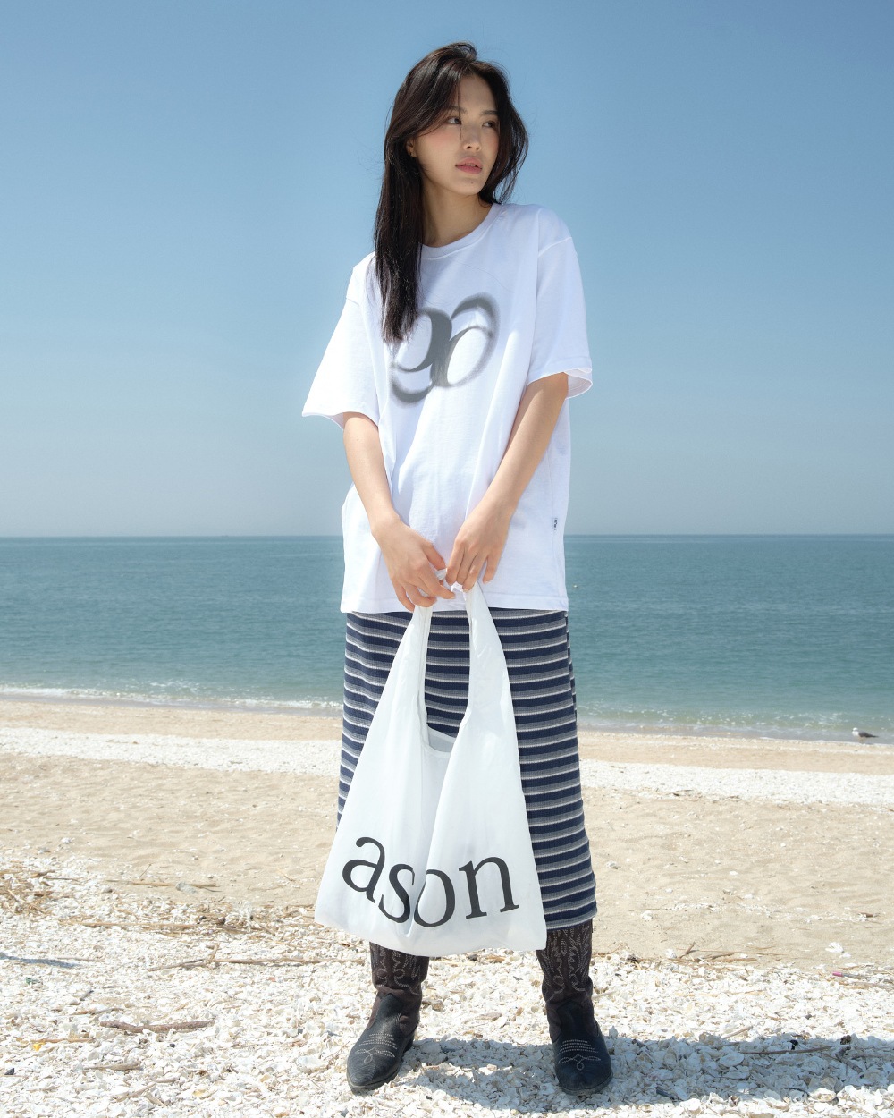 [as on] HOLIDAY OVERFIT T-SHIRT 2色 新商品 韓国人気 男女共用 肝節期 日常服 デイリー ストリートファッション