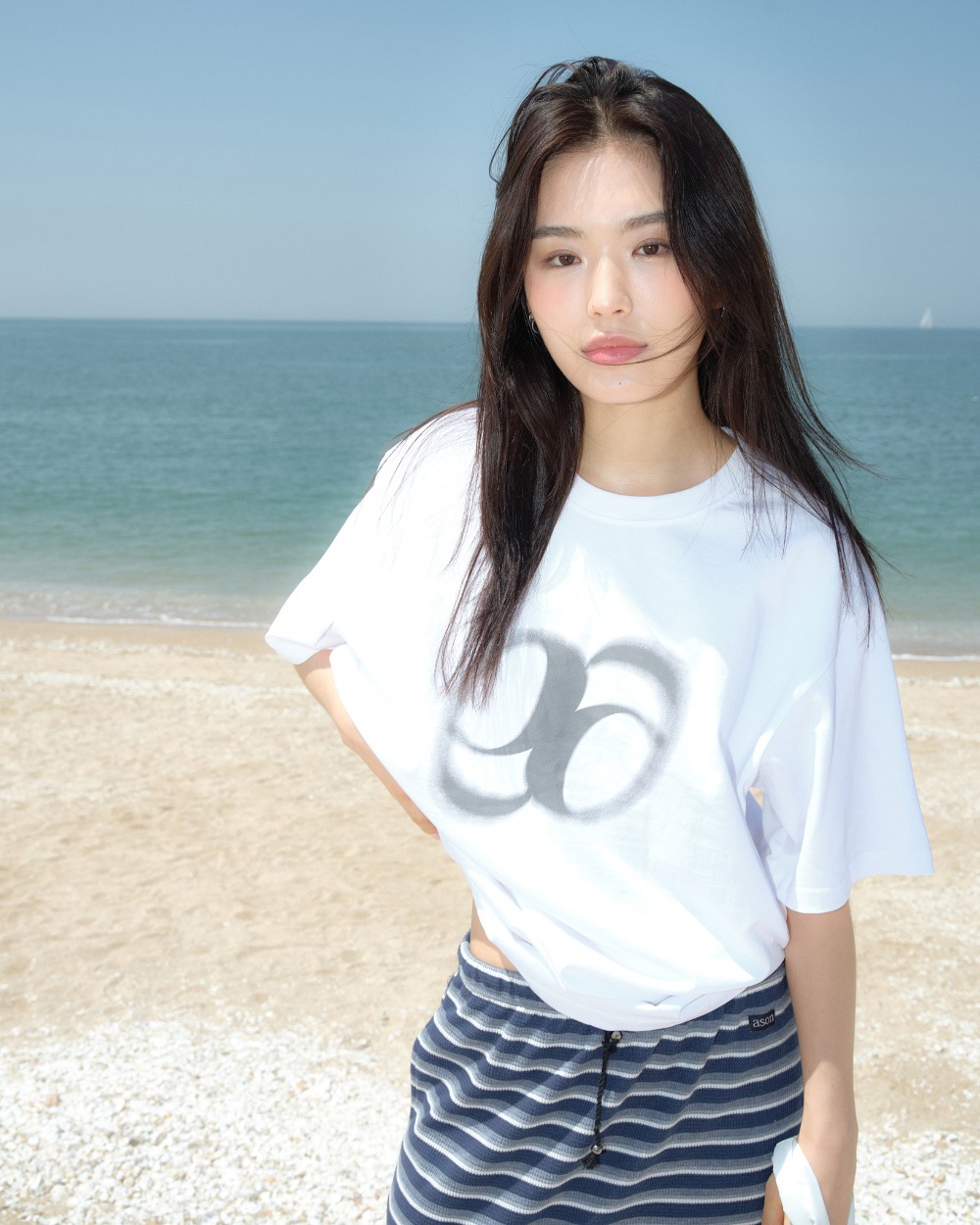 [as on] HOLIDAY OVERFIT T-SHIRT 2色 新商品 韓国人気 男女共用 肝節期 日常服 デイリー ストリートファッション