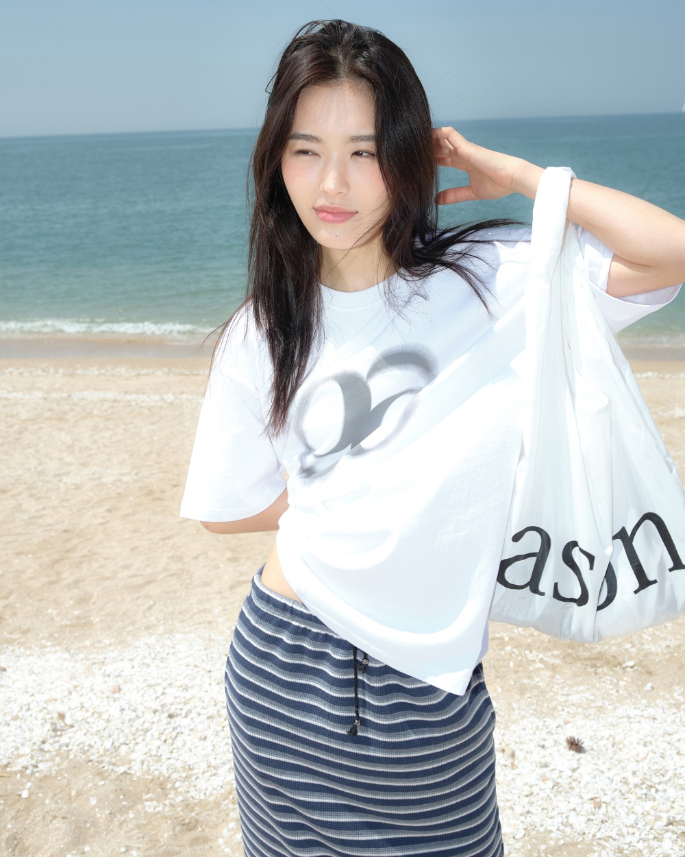 [as on] HOLIDAY OVERFIT T-SHIRT 2色 新商品 韓国人気 男女共用 肝節期 日常服 デイリー ストリートファッション