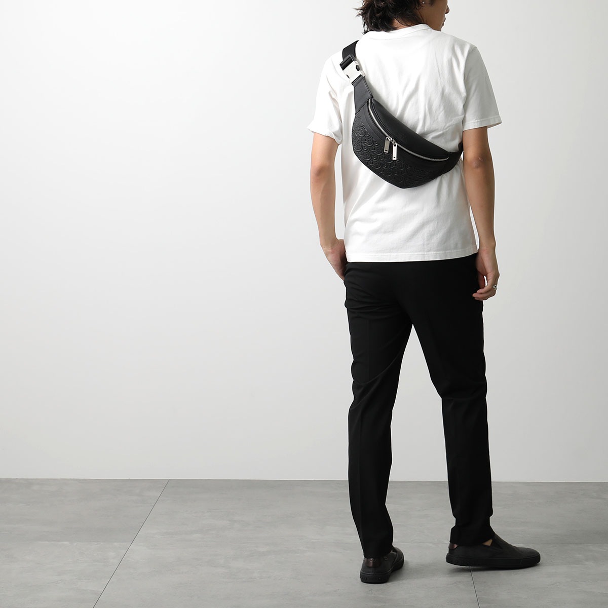 FERRAGAMO フェラガモ ボディバッグ 24 1489 メンズ ベルトバッグ レザー ガンチーニ モノグラム ウエストポーチ 鞄 769612/NERO FERRAGAMO フェラガモ ボディバッグ 24 1489 メンズ ベルトバッグ レザー ガンチーニ モノグラム ウエストポーチ 鞄 769612/NERO