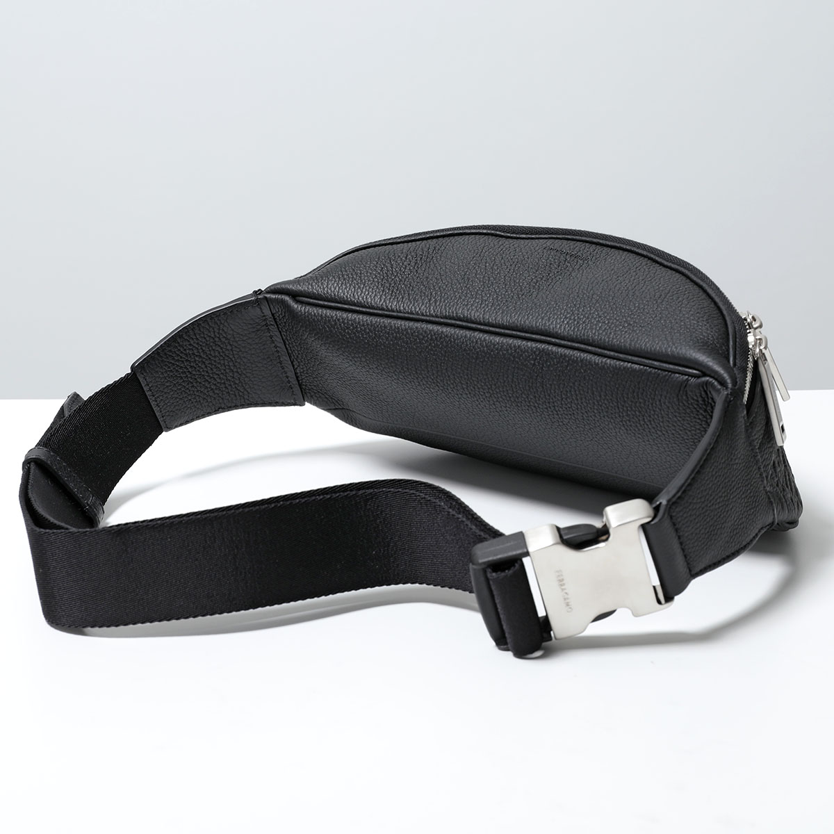 FERRAGAMO フェラガモ ボディバッグ 24 1489 メンズ ベルトバッグ レザー ガンチーニ モノグラム ウエストポーチ 鞄 769612/NERO FERRAGAMO フェラガモ ボディバッグ 24 1489 メンズ ベルトバッグ レザー ガンチーニ モノグラム ウエストポーチ 鞄 769612/NERO