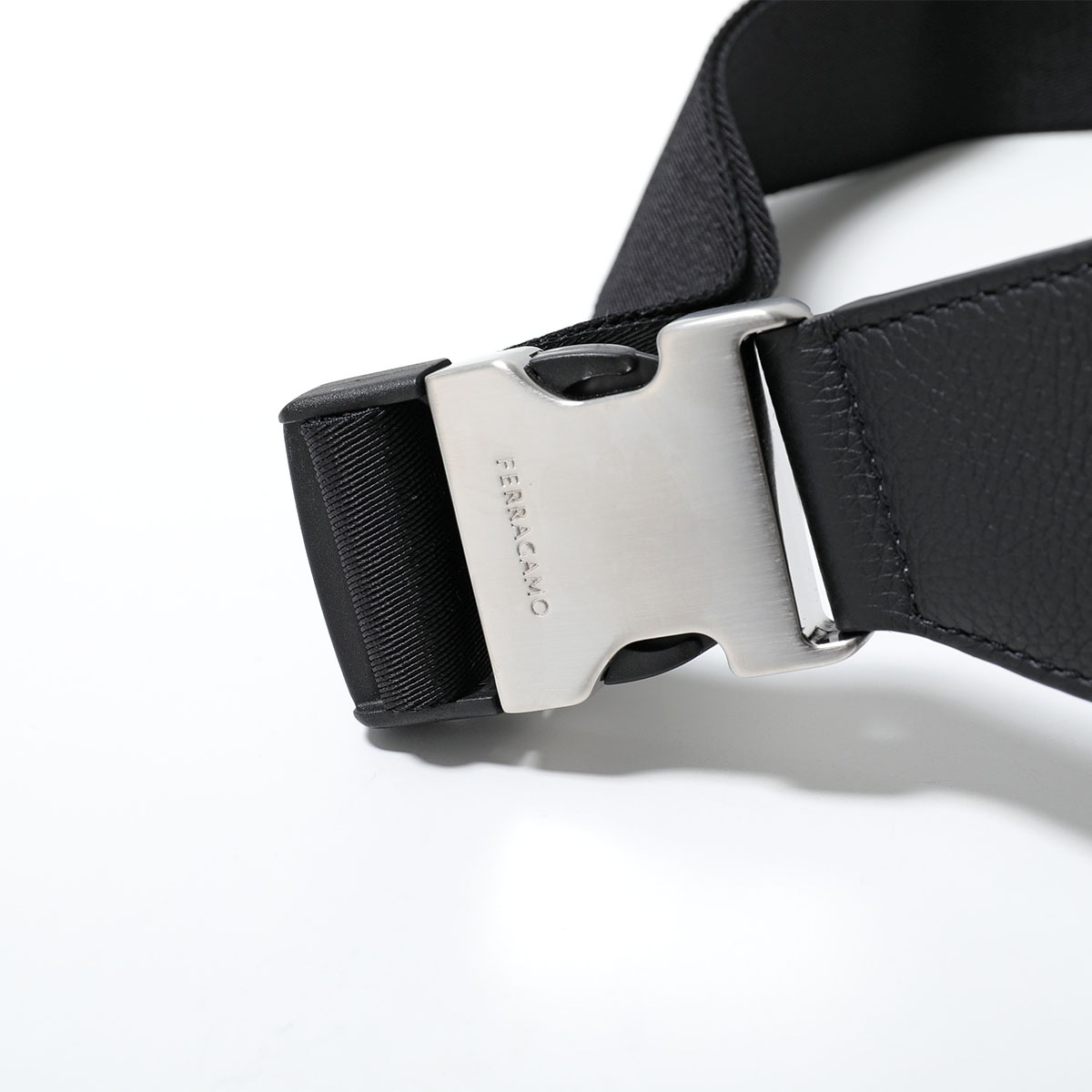 FERRAGAMO フェラガモ ボディバッグ 24 1489 メンズ ベルトバッグ レザー ガンチーニ モノグラム ウエストポーチ 鞄 769612/NERO FERRAGAMO フェラガモ ボディバッグ 24 1489 メンズ ベルトバッグ レザー ガンチーニ モノグラム ウエストポーチ 鞄 769612/NERO