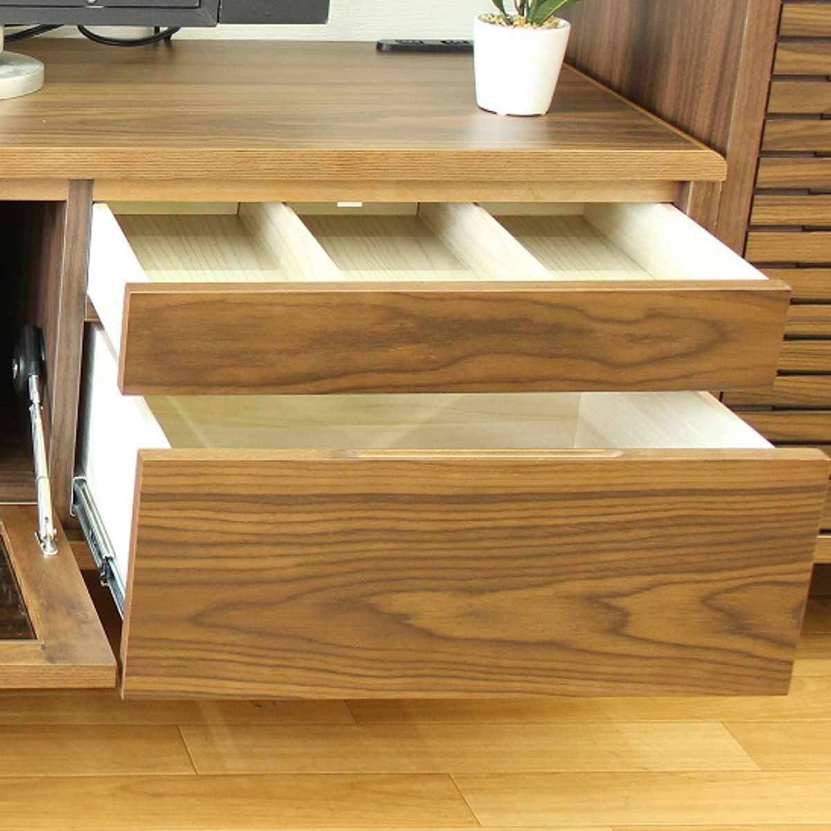 テレビ台 幅200cm 背面化粧 リモコンOK 天然木 完成品 ローボード 引出し ラック 棚 収納 フラップ扉 リビングボード 省スペース お掃除ロボット対応 ウォールナット ナチュラル テレビ台 幅200cm 背面化粧 リモコンOK 天然木 完成品 ローボード 引出し ラック 棚 収納 フラップ扉 リビングボード 省スペース お掃除ロボット対応 ウォールナット ナチュラル