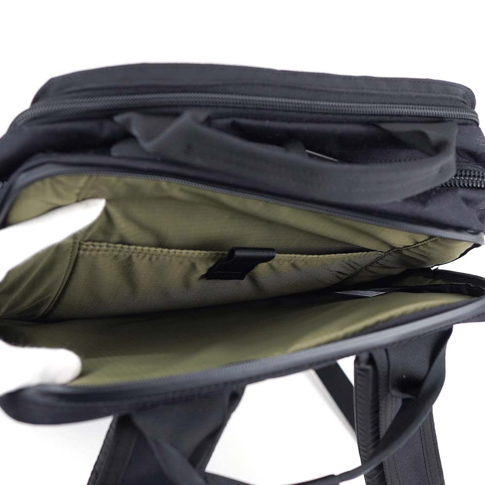 グレゴリー GREGORY バックパック リュックサック カバート ソリッドデイ V4 COVERT SOLID DAY V4 24L 148240 1041 148240-1041