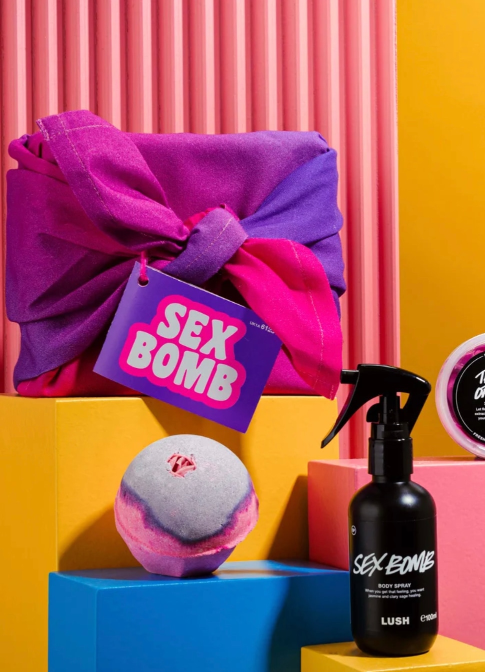 Qoo10] LUSH セクシーダイナマイト ボディスプレー ギ