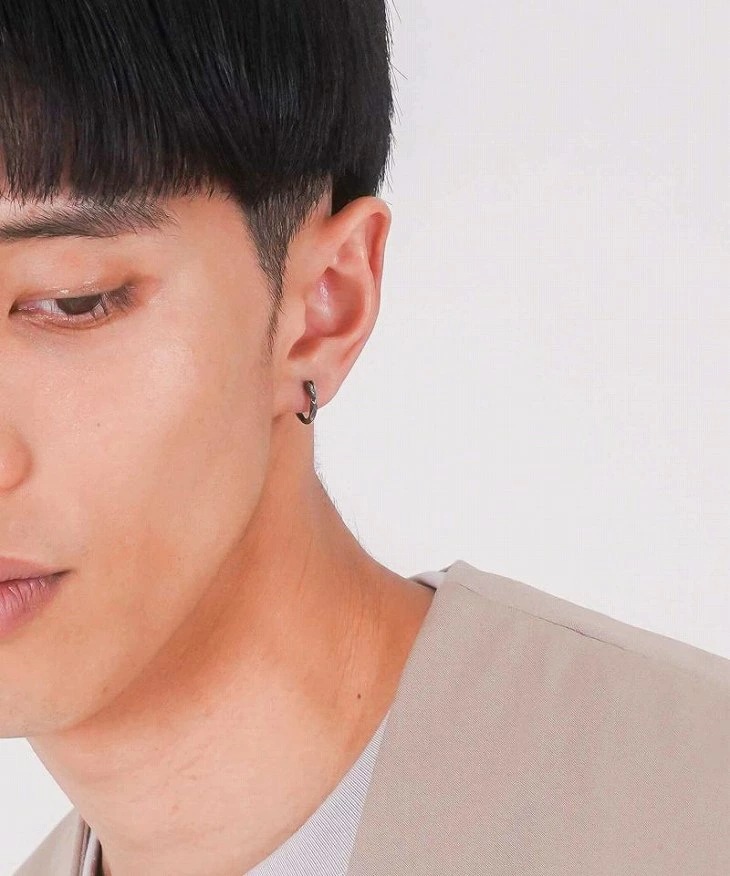 ピアス メンズ クロッシングピアス ツイスト SV925 サージカルステンレス LH-01EA0631 メンズピアス 片耳用 1点売り クリスマス 誕生日 プレゼント ギフト 彼氏 【ネコポス】 ピアス メンズ クロッシングピアス ツイスト SV925 サージカルステンレス LH-01EA0631 メンズピアス 片耳用 1点売り クリスマス 誕生日 プレゼント ギフト 彼氏 【ネコポス】