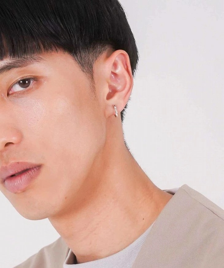 ピアス メンズ クロッシングピアス ツイスト SV925 サージカルステンレス LH-01EA0631 メンズピアス 片耳用 1点売り クリスマス 誕生日 プレゼント ギフト 彼氏 【ネコポス】 ピアス メンズ クロッシングピアス ツイスト SV925 サージカルステンレス LH-01EA0631 メンズピアス 片耳用 1点売り クリスマス 誕生日 プレゼント ギフト 彼氏 【ネコポス】