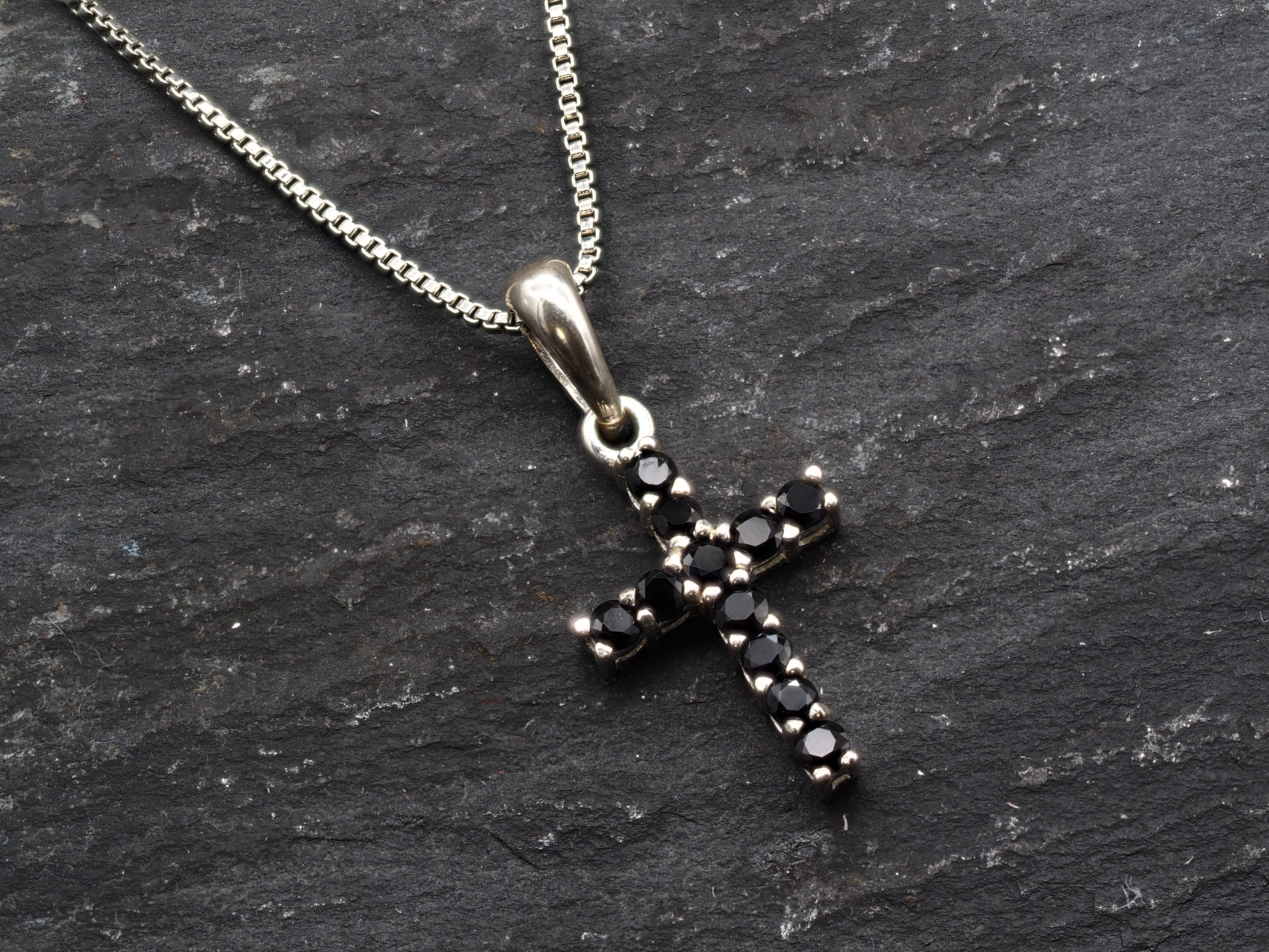選べる!! 天然石 ブラック ダイヤモンド サファイア ネックレス クロス 十字架 ベネチアン チェーン 18K WG YG ジュエリー ペンダント 誕生日 バレンタイン 宝石 貴金属 ジュエリー