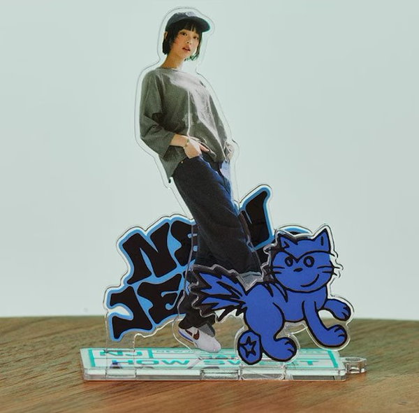 【新品未使用品】公式完売品☆Newjeans NUDAKE コラボ レターポーチ 韓国限定♡ NewJeans ♡ buniniブルー プラッシーマルチポーチの