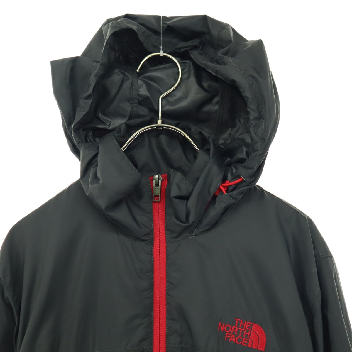 美品 刺繍 長袖 ウインドブレーカー ダークグレー系 NPO01134 メンズ 古着 美品 刺繍 長袖 ウインドブレーカー ダークグレー系 NPO01134 メンズ 古着