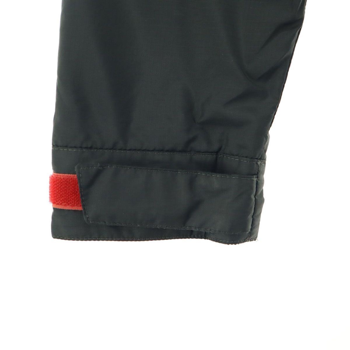 美品 刺繍 長袖 ウインドブレーカー ダークグレー系 NPO01134 メンズ 古着 美品 刺繍 長袖 ウインドブレーカー ダークグレー系 NPO01134 メンズ 古着