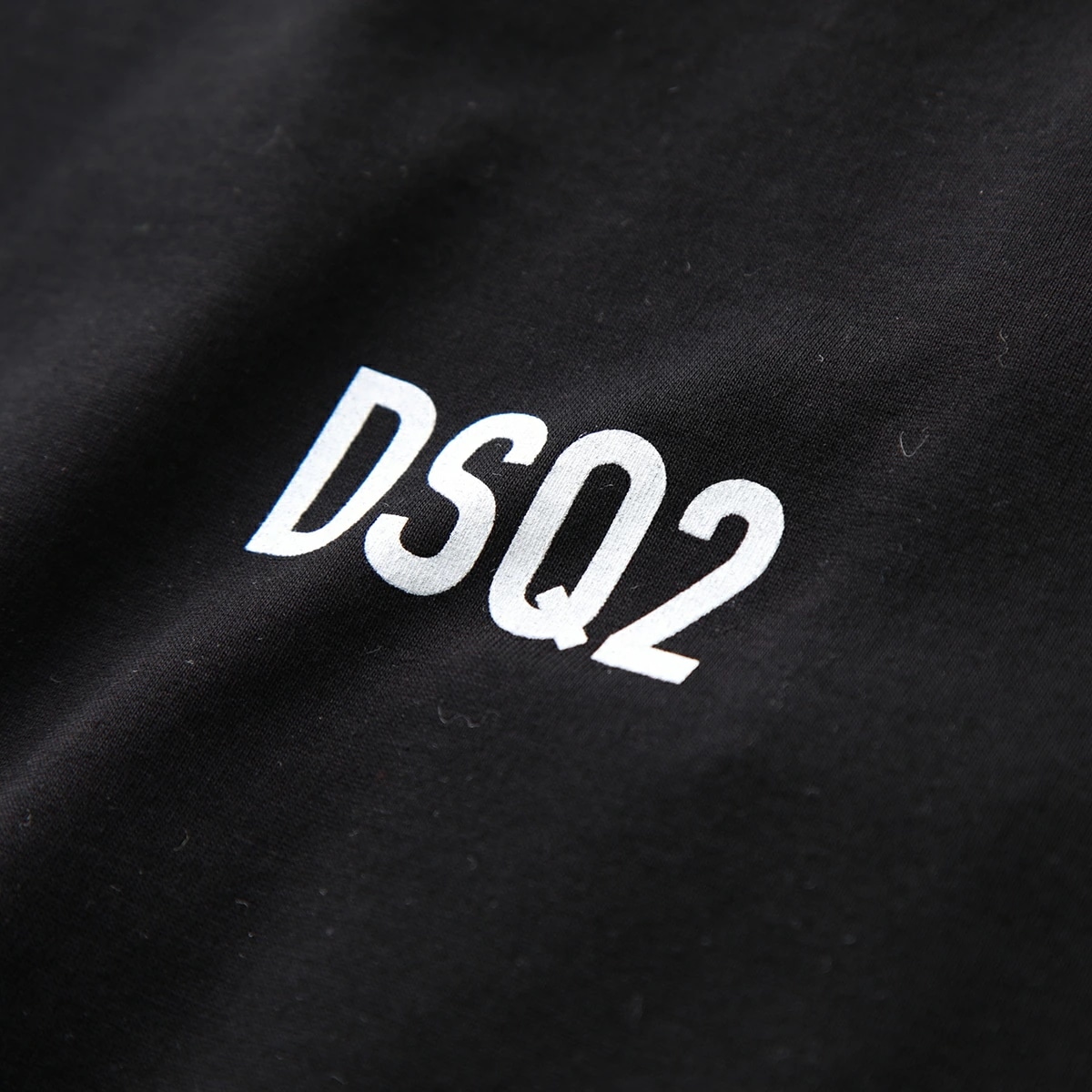 DSQUARED2 ディースクエアード Tシャツ LOOSE FIT T S74GD1267 S23009 メンズ 半袖 コットン カットソー クルーネック ロゴT カラー2色 DSQUARED2 ディースクエアード Tシャツ LOOSE FIT T S74GD1267 S23009 メンズ 半袖 コットン カットソー クルーネック ロゴT カラー2色