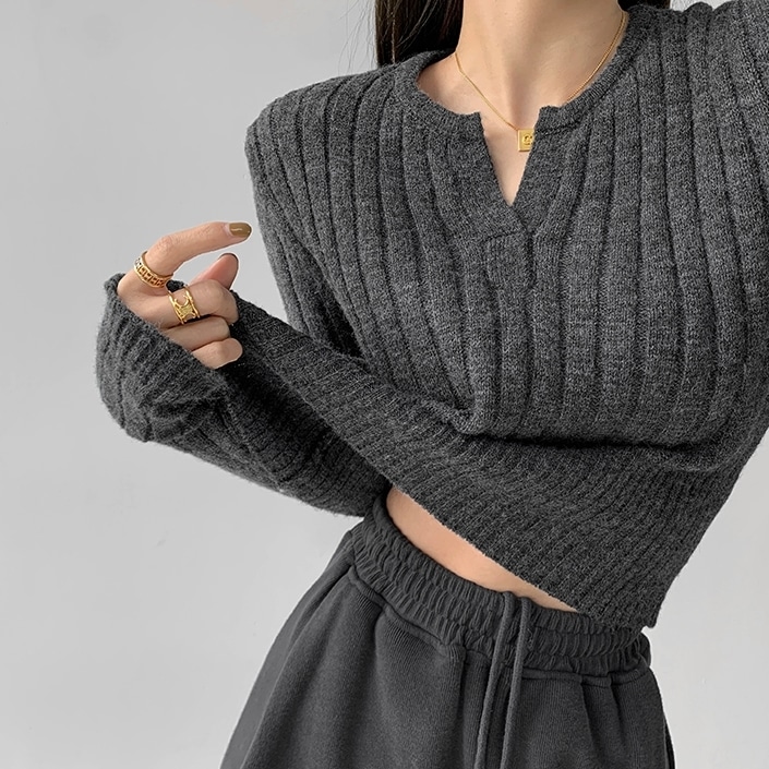 セーター ニット トップス キーネック リブ クロップド丈 ドロップショルダー 長袖 大人可愛い 上品 お洒落 こなれ感 セーター ニット トップス キーネック リブ クロップド丈 ドロップショルダー 長袖 大人可愛い 上品 お洒落 こなれ感