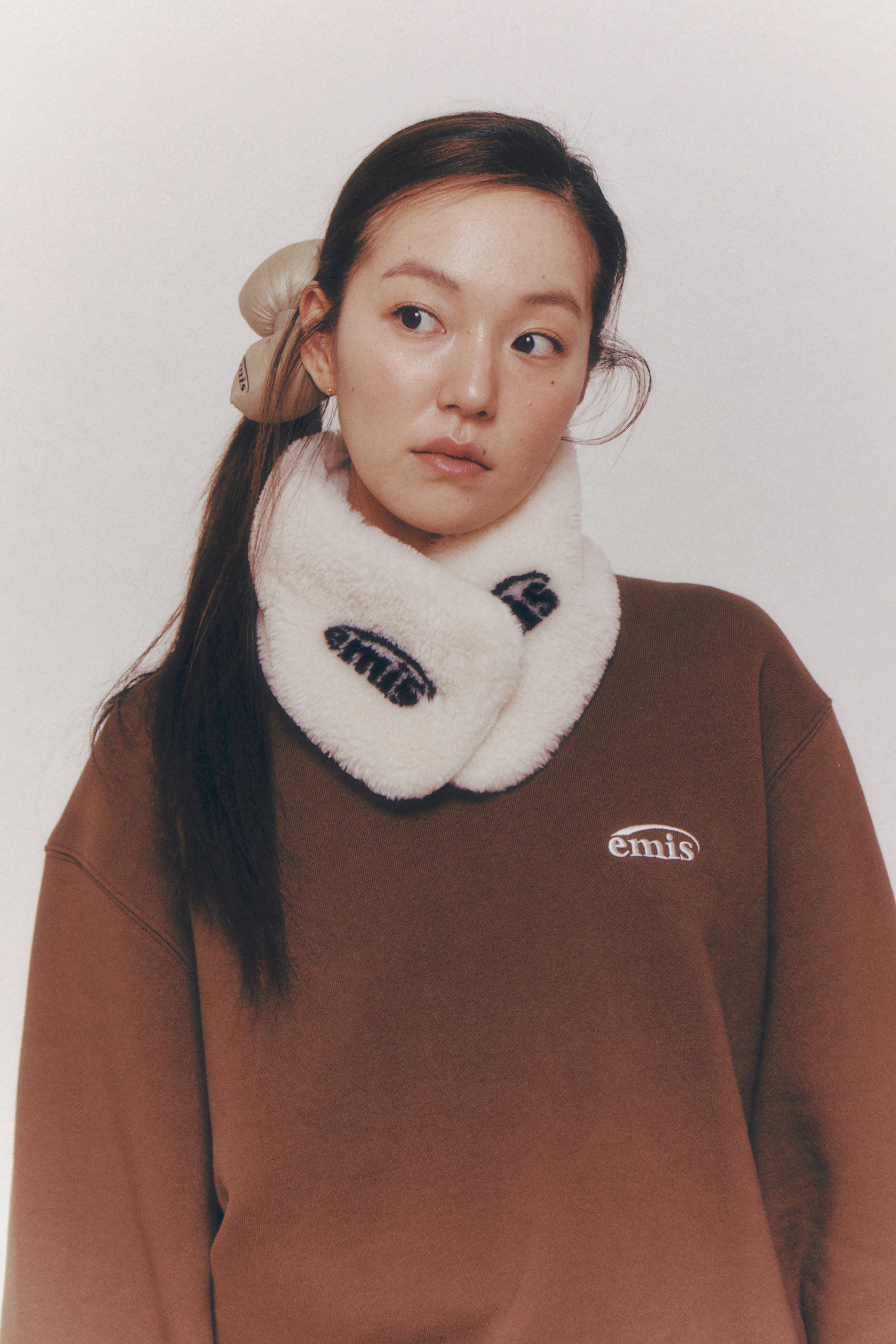[emis] LOGO JACQUARD FUR MUFFLER ★大人気★ emis] LOGO JACQUARD FUR MUFFLER ☆大人気☆ LOGO JACQUARD FUR