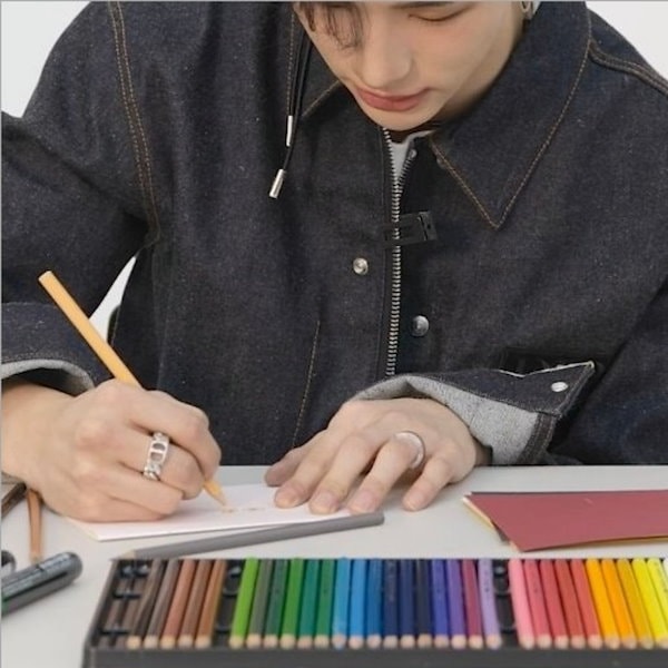 Qoo10] SKZ ヒョンジン着用 【MERRI S