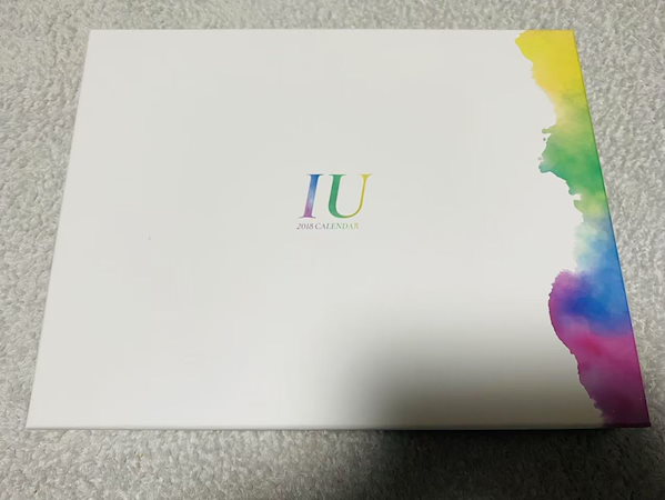 Qoo10] IU アイユ 2018年 シーズングリー