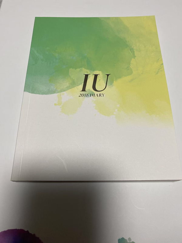 Qoo10] IU アイユ 2018年 シーズングリー