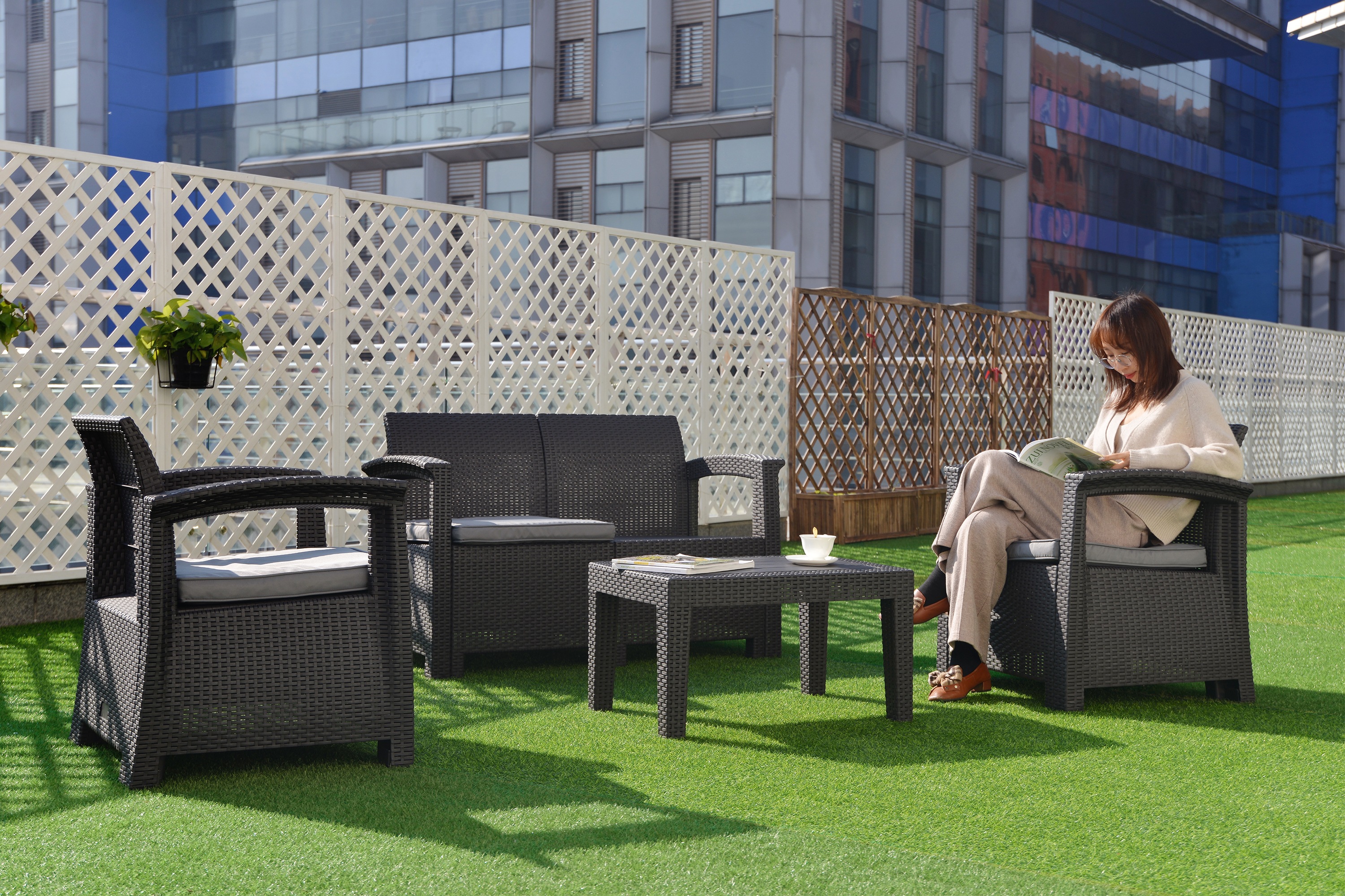 【国内発送】111 ラタン調ガーデンファニチャーセット ガーデンテーブルセット ガーデンチェアー 家具 樹脂 ねじなし ホテル カフェ ベランダ テラス 屋外家具 高級 ソファ 【本体ブラック×クッシ 【国内発送】111 ラタン調ガーデンファニチャーセット ガーデンテーブルセット ガーデンチェアー 家具 樹脂 ねじなし ホテル カフェ ベランダ テラス 屋外家具 高級 ソファ 【本体ブラック×クッシ