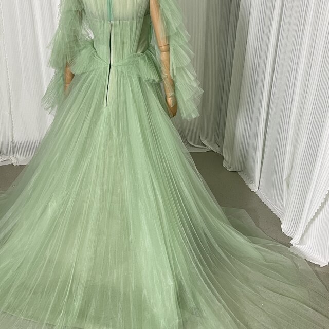 カラードレス ミントグリーンドレス ロングスリーブ ファスナー シワ 花嫁 レイヤードドレス 華やかなトレーン カラードレス ミントグリーンドレス ロングスリーブ ファスナー シワ 花嫁 レイヤードドレス 華やかなトレーン
