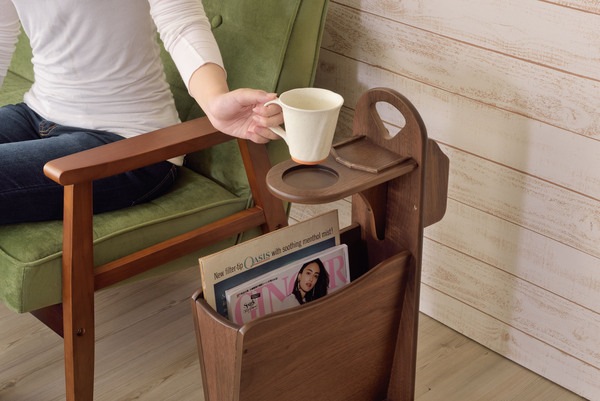 トムテ サイドテーブル TAC-252WAL 収納 リビング テーブル マガジンラック ドリンクホルダー ウォルナット 天然木 ナイトテーブル インテリア コンパクト