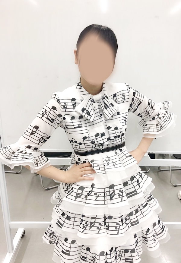 Qoo10] JIYIHA コスプレ衣装 実物撮影 日向坂46音符柄