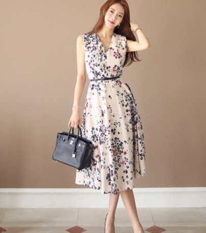 花柄ノースリーブロングワンピース ワンピース ロング丈 袖なし ノースリーブ Vネック フレア Aライン ベルト インナー 爽やか 大人スタイル かわいい 大人可愛い きれいめ シンプル 大人 上品 花柄ノースリーブロングワンピース ワンピース ロング丈 袖なし ノースリーブ Vネック フレア Aライン ベルト インナー 爽やか 大人スタイル かわいい 大人可愛い きれいめ シンプル 大人 上品