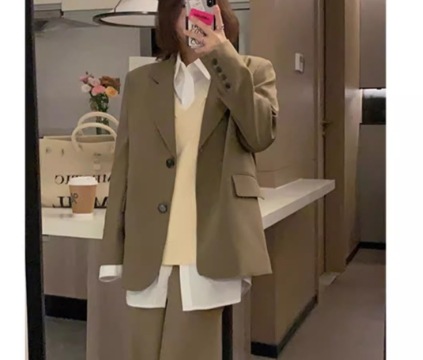 レディース ジャケット スーツ アウター 上着 テーラードジャケット ブレザー ミドル丈 長袖 襟付き スーツカラー ポケット ボタン 大人可愛い シンプル カジュアル おしゃれ かっこいい レトロ レディース ジャケット スーツ アウター 上着 テーラードジャケット ブレザー ミドル丈 長袖 襟付き スーツカラー ポケット ボタン 大人可愛い シンプル カジュアル おしゃれ かっこいい レトロ