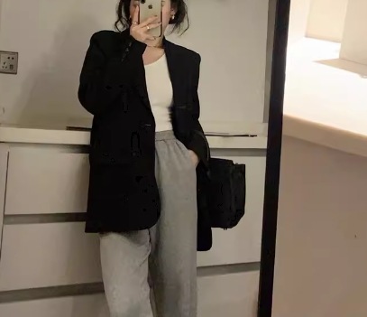 レディース ジャケット スーツ アウター 上着 テーラードジャケット ブレザー ミドル丈 長袖 襟付き スーツカラー ポケット ボタン 大人可愛い シンプル カジュアル おしゃれ かっこいい レトロ レディース ジャケット スーツ アウター 上着 テーラードジャケット ブレザー ミドル丈 長袖 襟付き スーツカラー ポケット ボタン 大人可愛い シンプル カジュアル おしゃれ かっこいい レトロ