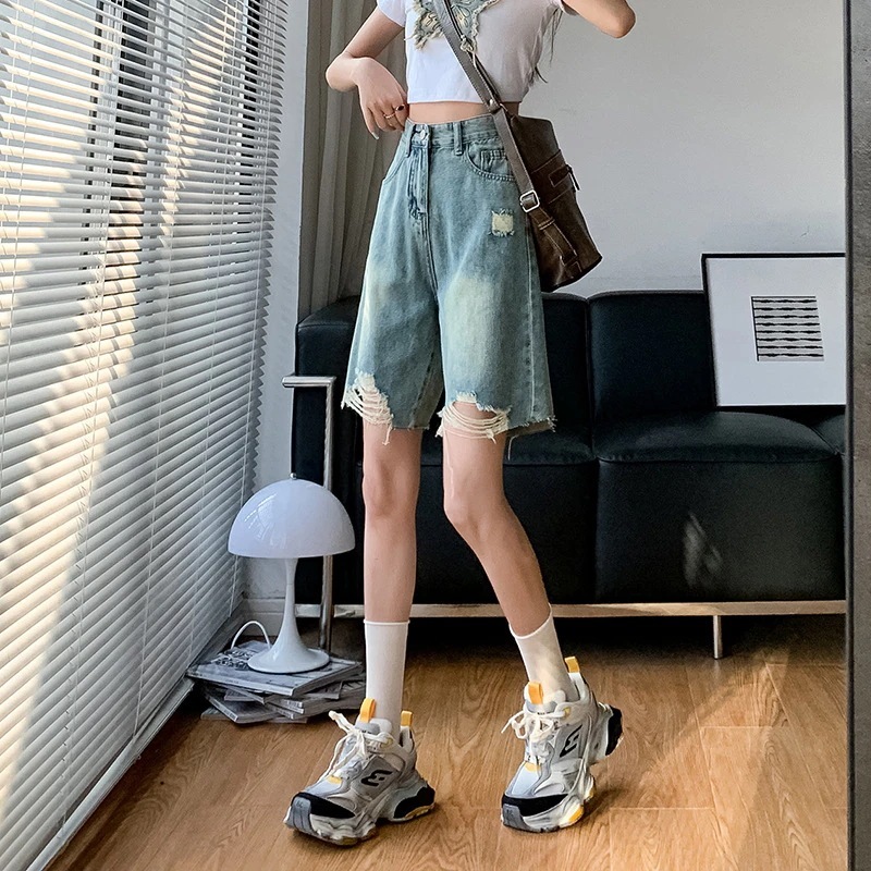 2024年夏 5セントデニムショートパンツ レディース ハイウエストストレート ノスタルジックブルー 5セントミッドパンツ カジュアル万能レザーブランド 2024年夏 5セントデニムショートパンツ レディース ハイウエストストレート ノスタルジックブルー 5セントミッドパンツ カジュアル万能レザーブランド