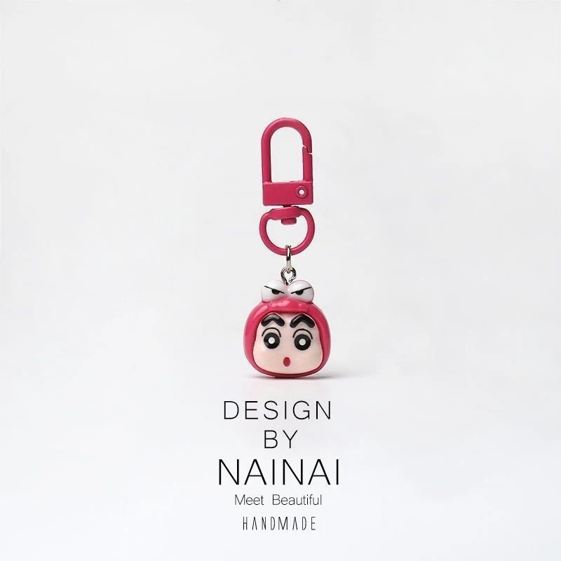 【急速出荷】漫画のかわいいクレヨンシャツシャツキーチェーンかわいいバッグペンダント面白い楽しい汎用吊り下げ飾り飾り飾り飾り