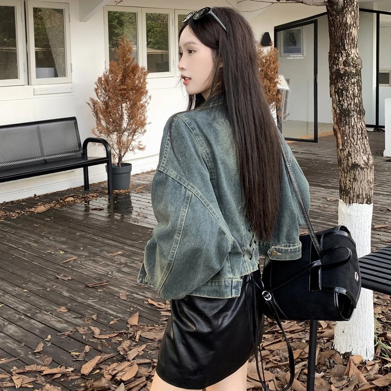 ノスタルジアレトロカラーデニムジャケット女性2023秋新作ポロ襟バックタイショートジャケットトップ ノスタルジアレトロカラーデニムジャケット女性2023秋新作ポロ襟バックタイショートジャケットトップ