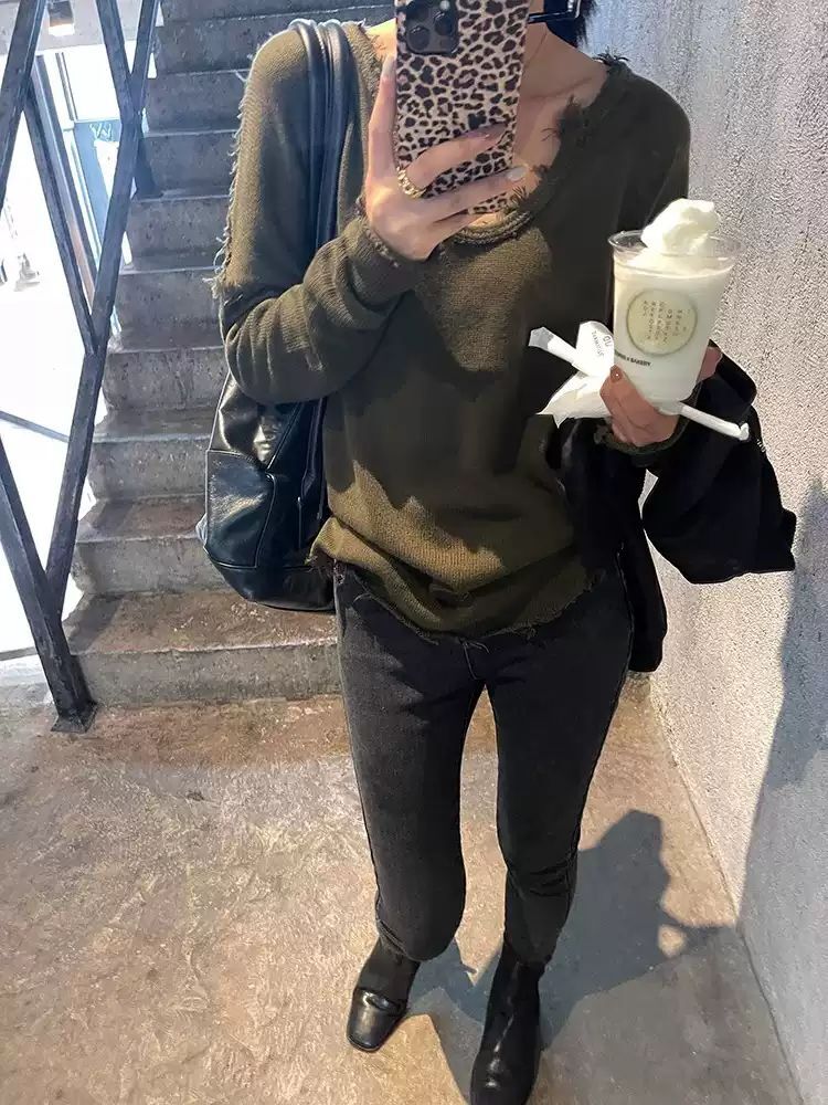 ダメージルーズニット レディース トップス 長袖 スクープネック カジュアル おしゃれ こなれ感 ラフ 無地 春 秋 お出かけ 休日 カフェ 普段使い 着回し M L ダークグリーン ダメージルーズニット レディース トップス 長袖 スクープネック カジュアル おしゃれ こなれ感 ラフ 無地 春 秋 お出かけ 休日 カフェ 普段使い 着回し M L ダークグリーン