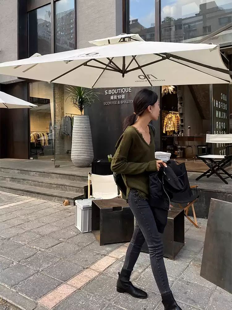 ダメージルーズニット レディース トップス 長袖 スクープネック カジュアル おしゃれ こなれ感 ラフ 無地 春 秋 お出かけ 休日 カフェ 普段使い 着回し M L ダークグリーン ダメージルーズニット レディース トップス 長袖 スクープネック カジュアル おしゃれ こなれ感 ラフ 無地 春 秋 お出かけ 休日 カフェ 普段使い 着回し M L ダークグリーン