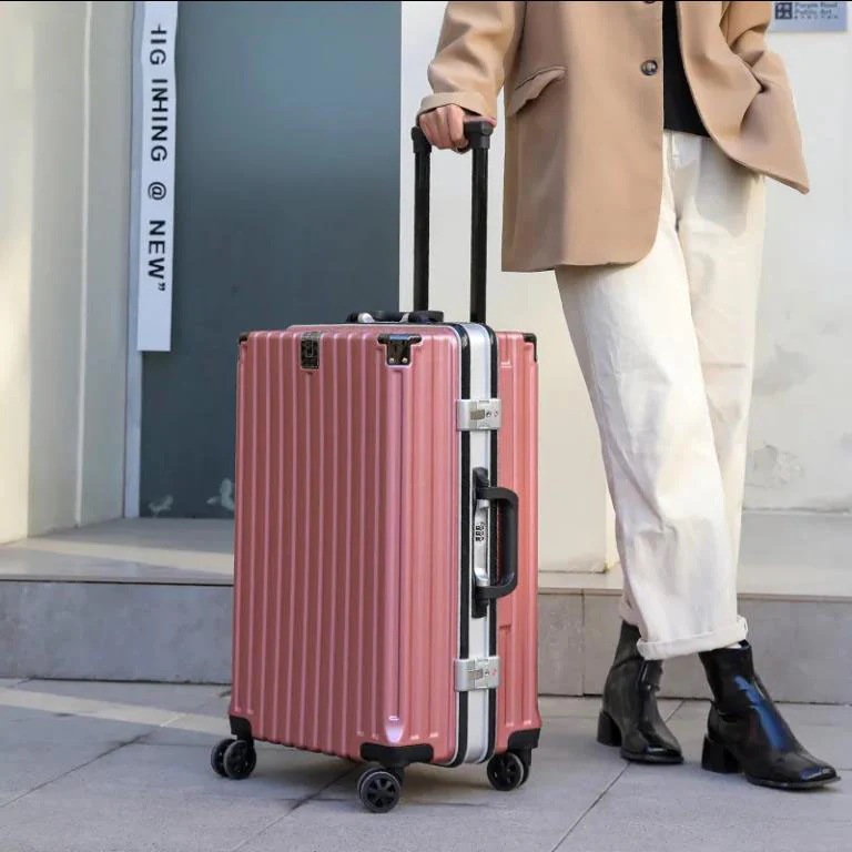 大容量 超軽量 3 可愛い 国内 機内持ち込み アルミサッシ製 大サイズ