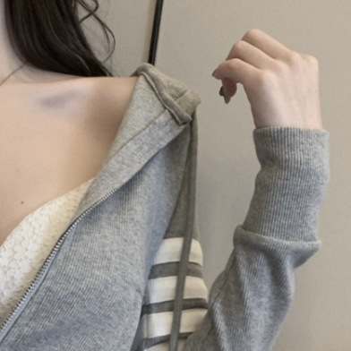 ニットパーカー トップス カーディガン フーディー スポーティ グレー 灰色 ショート丈 袖あり ニットパーカー トップス カーディガン フーディー スポーティ グレー 灰色 ショート丈 袖あり