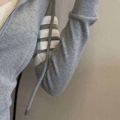 ニットパーカー トップス カーディガン フーディー スポーティ グレー 灰色 ショート丈 袖あり ニットパーカー トップス カーディガン フーディー スポーティ グレー 灰色 ショート丈 袖あり