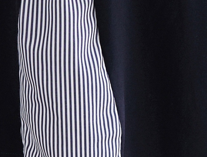 重ね着風 フェイクレイヤード スリット風切替え フリルネック ワンピース ミディアム丈 ひざ上 膝丈 重ね着風 フェイクレイヤード スリット風切替え フリルネック ワンピース ミディアム丈 ひざ上 膝丈