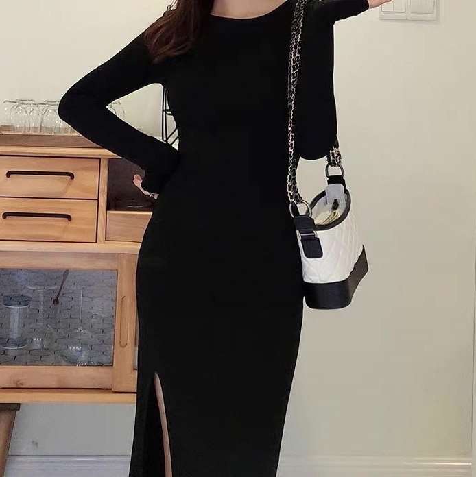レディース ワンピース 膝丈 長袖 ラウンドネック タイト スリム 細身 スマート フェミニン スリット サイドスリット かわいい 大人可愛い きれいめ シンプル 上品 おしゃれ かっこいい こなれ感