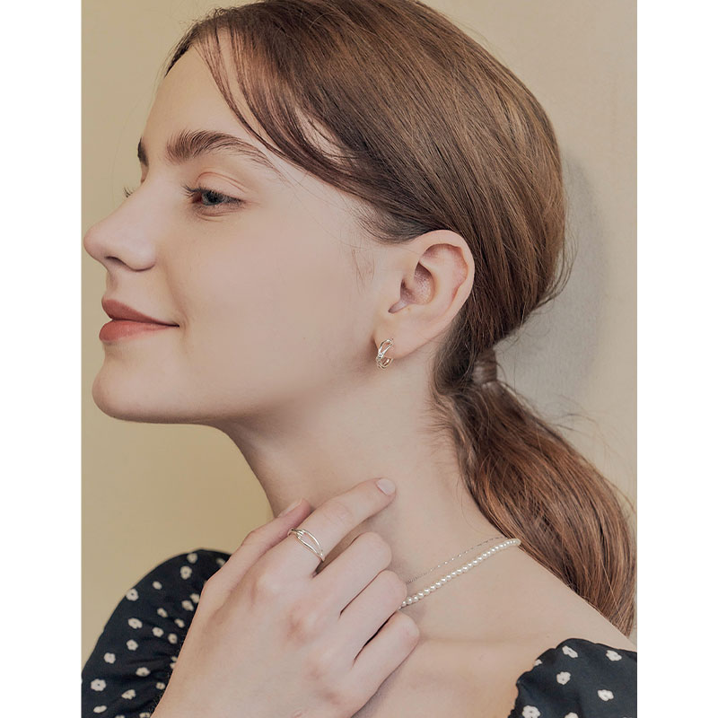 [IVEチャンウォンヨン,アン ユジン,レイ着用]結び目のあるイヤリング/韓国ファッション/韓国ファッションスタイル/韓国ストリートファッション/SNSで人気/韓国の人気ブランド