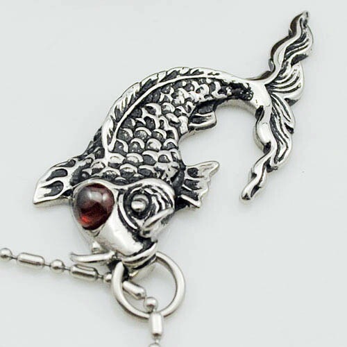 鯉のぼりステンレスペンダントトップ 魚 コイ フィッシュ 赤い石 ガーネット サカナ 男性 女性 鯉のぼりステンレスペンダントトップ 魚 コイ フィッシュ 赤い石 ガーネット サカナ 男性 女性