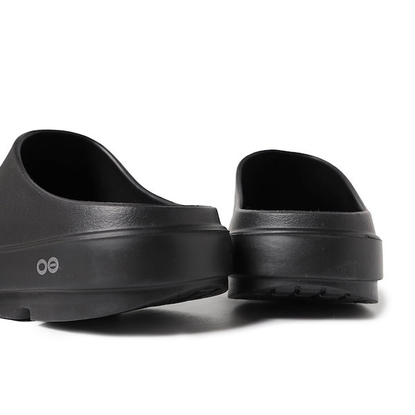 Qoo10] ウーフォス OOFOS ウーフォス ウークロッグ サ