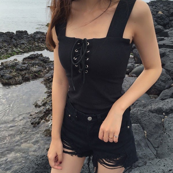 Qoo10] 編み上げビスチェ 白/黒条件付き送料無料